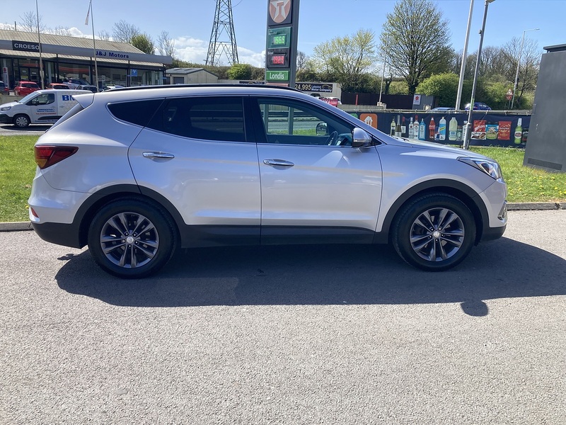 Hyundai 2.2 CRDi Blue Drive Premium SUV 5dr Diesel Auto 4WD Euro 6 (s/s) (7 Seat) (200 ps)