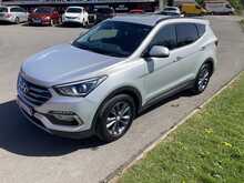 Hyundai 2.2 CRDi Blue Drive Premium SUV 5dr Diesel Auto 4WD Euro 6 (s/s) (7 Seat) (200 ps)