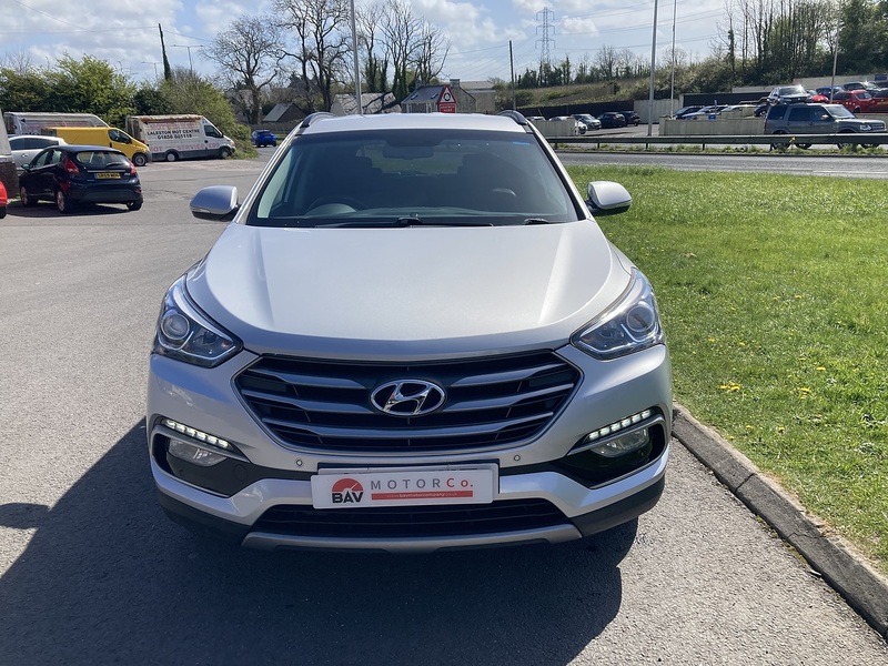 Hyundai 2.2 CRDi Blue Drive Premium SUV 5dr Diesel Auto 4WD Euro 6 (s/s) (7 Seat) (200 ps)