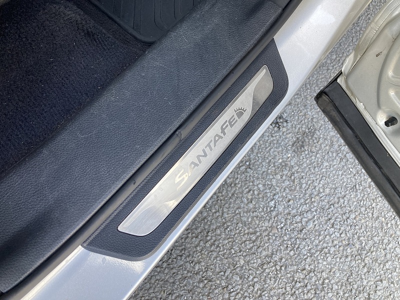 Hyundai 2.2 CRDi Blue Drive Premium SUV 5dr Diesel Auto 4WD Euro 6 (s/s) (7 Seat) (200 ps)