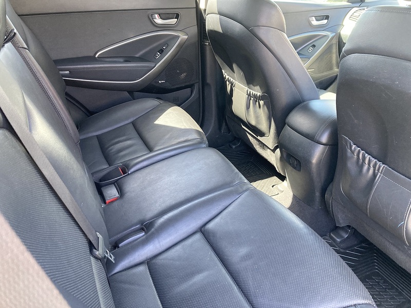 Hyundai 2.2 CRDi Blue Drive Premium SUV 5dr Diesel Auto 4WD Euro 6 (s/s) (7 Seat) (200 ps)