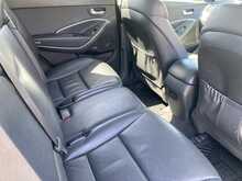 Hyundai 2.2 CRDi Blue Drive Premium SUV 5dr Diesel Auto 4WD Euro 6 (s/s) (7 Seat) (200 ps)