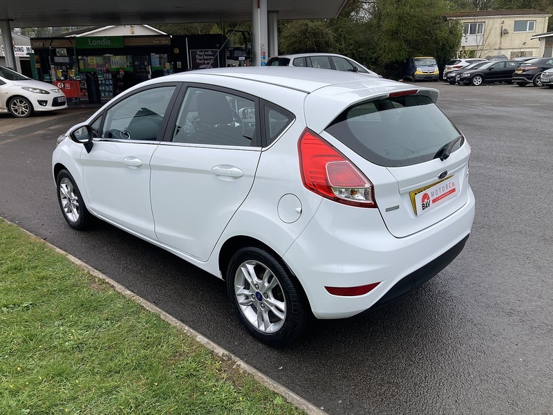 Ford 1.0T EcoBoost Zetec Hatchback 5dr Petrol Manual Euro 6 (s/s) (100 ps)