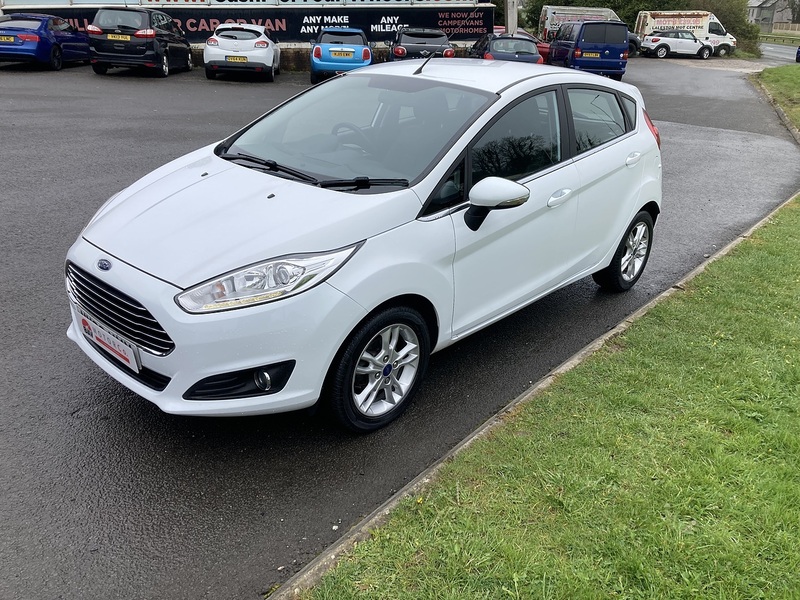Ford 1.0T EcoBoost Zetec Hatchback 5dr Petrol Manual Euro 6 (s/s) (100 ps)