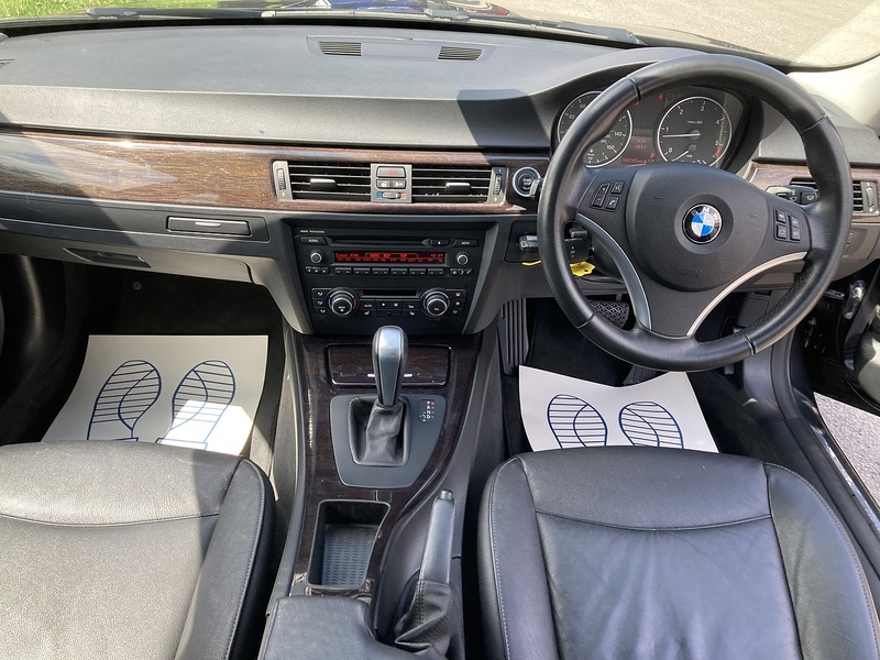 BMW 2.0 320d Exclusive Edition Touring 5dr Diesel Steptronic Euro 5 (184 ps)