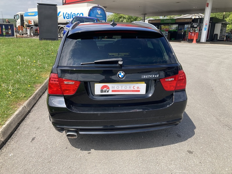 BMW 2.0 320d Exclusive Edition Touring 5dr Diesel Steptronic Euro 5 (184 ps)