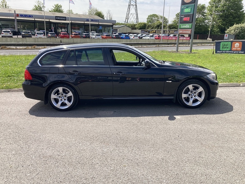 BMW 2.0 320d Exclusive Edition Touring 5dr Diesel Steptronic Euro 5 (184 ps)
