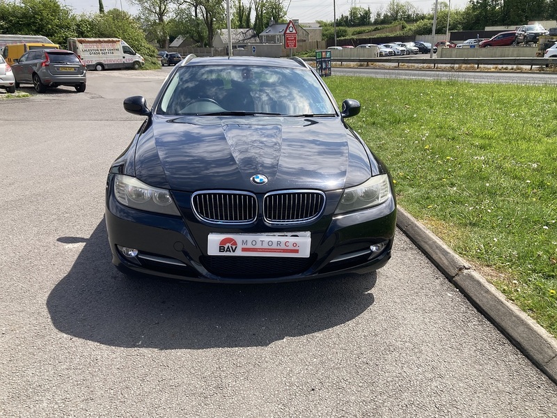 BMW 2.0 320d Exclusive Edition Touring 5dr Diesel Steptronic Euro 5 (184 ps)