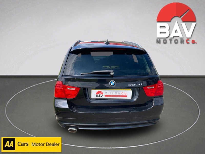 BMW 2.0 320d Exclusive Edition Touring 5dr Diesel Steptronic Euro 5 (184 ps)