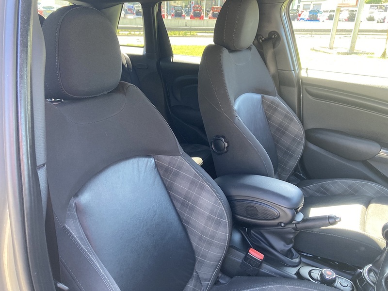 MINI 1.5 Cooper Hatchback 5dr Petrol Manual Euro 6 (s/s) (136 ps)