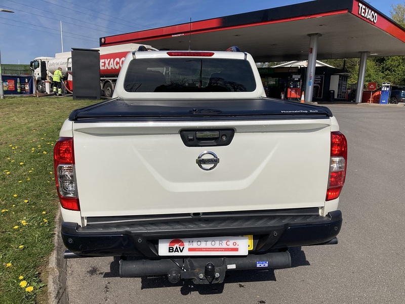 Nissan 2.3 dCi N-Guard Pickup Double Cab 4dr Diesel Manual 4WD Euro 6 (s/s) (190 ps)