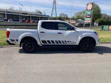 Nissan 2.3 dCi N-Guard Pickup Double Cab 4dr Diesel Manual 4WD Euro 6 (s/s) (190 ps)