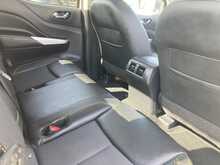 Nissan 2.3 dCi N-Guard Pickup Double Cab 4dr Diesel Manual 4WD Euro 6 (s/s) (190 ps)