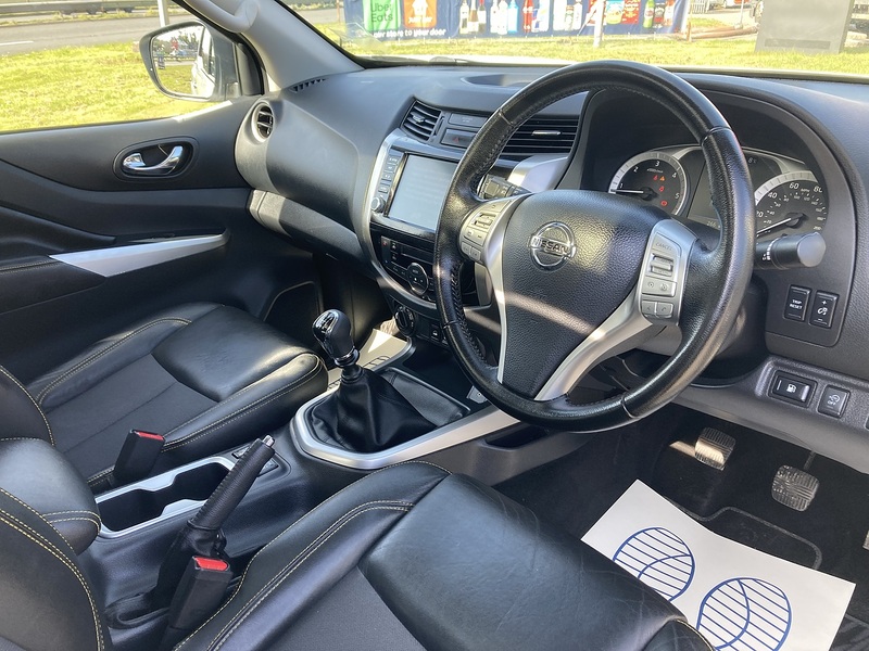 Nissan 2.3 dCi N-Guard Pickup Double Cab 4dr Diesel Manual 4WD Euro 6 (s/s) (190 ps)