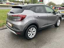 Renault 1.0 TCe Iconic SUV 5dr Petrol Manual Euro 6 (s/s) (100 ps)