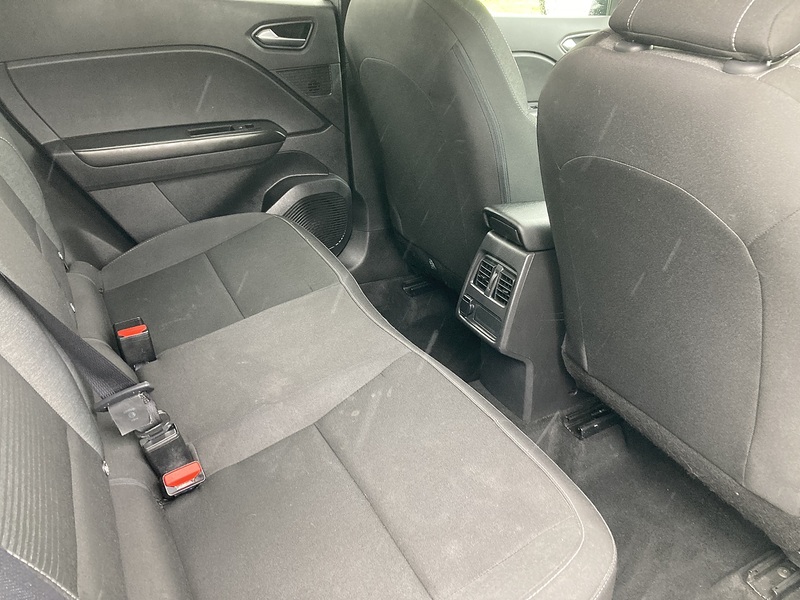 Renault 1.0 TCe Iconic SUV 5dr Petrol Manual Euro 6 (s/s) (100 ps)