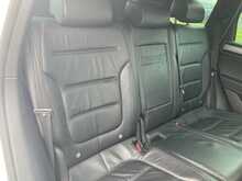 Volkswagen 3.0 TDI V6 BlueMotion Tech R-Line SUV 5dr Diesel Tiptronic 4WD Euro 6 (s/s) (204 ps)