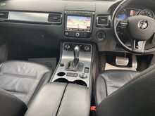 Volkswagen 3.0 TDI V6 BlueMotion Tech R-Line SUV 5dr Diesel Tiptronic 4WD Euro 6 (s/s) (204 ps)