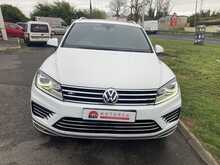 Volkswagen 3.0 TDI V6 BlueMotion Tech R-Line SUV 5dr Diesel Tiptronic 4WD Euro 6 (s/s) (204 ps)