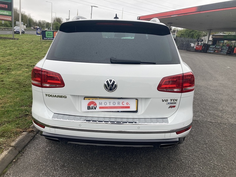 Volkswagen 3.0 TDI V6 BlueMotion Tech R-Line SUV 5dr Diesel Tiptronic 4WD Euro 6 (s/s) (204 ps)