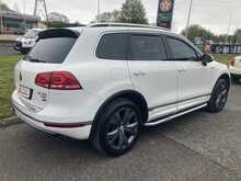 Volkswagen 3.0 TDI V6 BlueMotion Tech R-Line SUV 5dr Diesel Tiptronic 4WD Euro 6 (s/s) (204 ps)