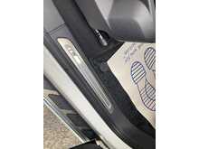 Volkswagen 3.0 TDI V6 BlueMotion Tech R-Line SUV 5dr Diesel Tiptronic 4WD Euro 6 (s/s) (204 ps)