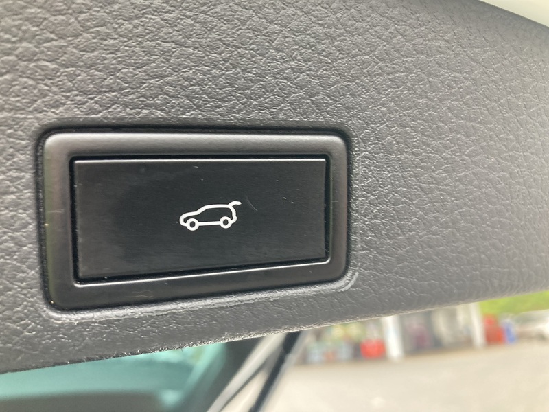 Volkswagen 3.0 TDI V6 BlueMotion Tech R-Line SUV 5dr Diesel Tiptronic 4WD Euro 6 (s/s) (204 ps)