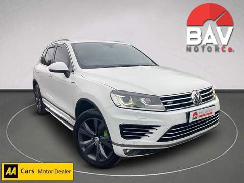 Volkswagen 3.0 TDI V6 BlueMotion Tech R-Line SUV 5dr Diesel Tiptronic 4WD Euro 6 (s/s) (204 ps)