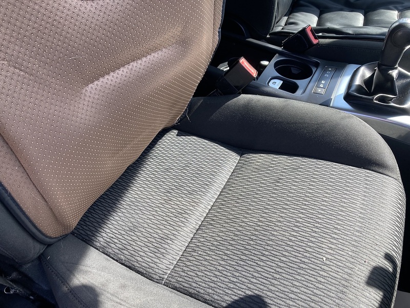 Land Rover 2.2 TD4 Black and White SUV 5dr Diesel Manual 4WD Euro 5 (s/s) (150 ps)