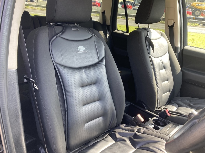 Land Rover 2.2 TD4 Black and White SUV 5dr Diesel Manual 4WD Euro 5 (s/s) (150 ps)