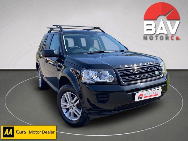 Land Rover 2.2 TD4 Black and White SUV 5dr Diesel Manual 4WD Euro 5 (s/s) (150 ps)