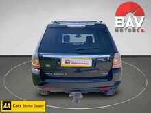 Land Rover 2.2 TD4 Black and White SUV 5dr Diesel Manual 4WD Euro 5 (s/s) (150 ps)