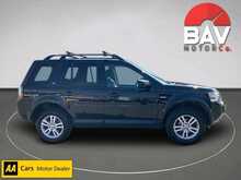 Land Rover 2.2 TD4 Black and White SUV 5dr Diesel Manual 4WD Euro 5 (s/s) (150 ps)