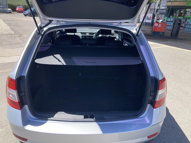Skoda 1.6 TDI SE Technology Estate 5dr Diesel DSG Euro 6 (s/s) (115 ps)