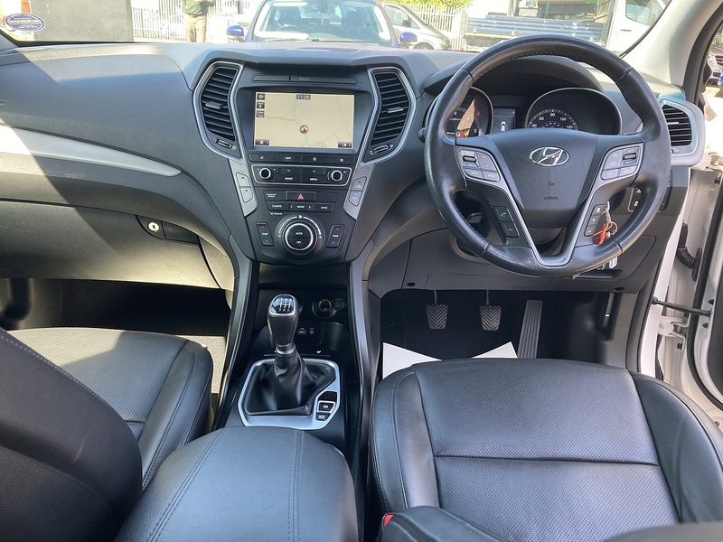 Hyundai 2.2 CRDi Blue Drive Premium SUV 5dr Diesel Manual 4WD Euro 6 (s/s) (200 ps)