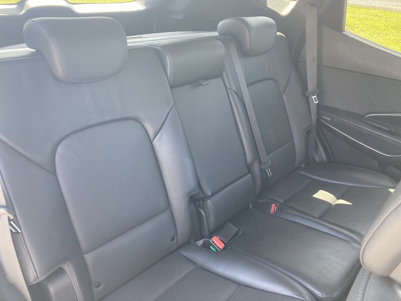 Hyundai 2.2 CRDi Blue Drive Premium SUV 5dr Diesel Manual 4WD Euro 6 (s/s) (200 ps)