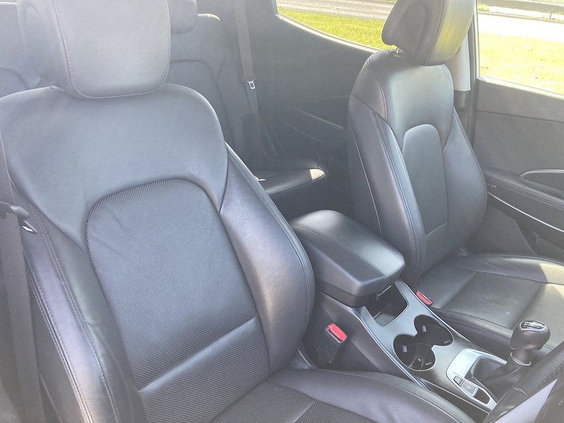 Hyundai 2.2 CRDi Blue Drive Premium SUV 5dr Diesel Manual 4WD Euro 6 (s/s) (200 ps)