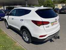 Hyundai 2.2 CRDi Blue Drive Premium SUV 5dr Diesel Manual 4WD Euro 6 (s/s) (200 ps)
