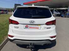 Hyundai 2.2 CRDi Blue Drive Premium SUV 5dr Diesel Manual 4WD Euro 6 (s/s) (200 ps)