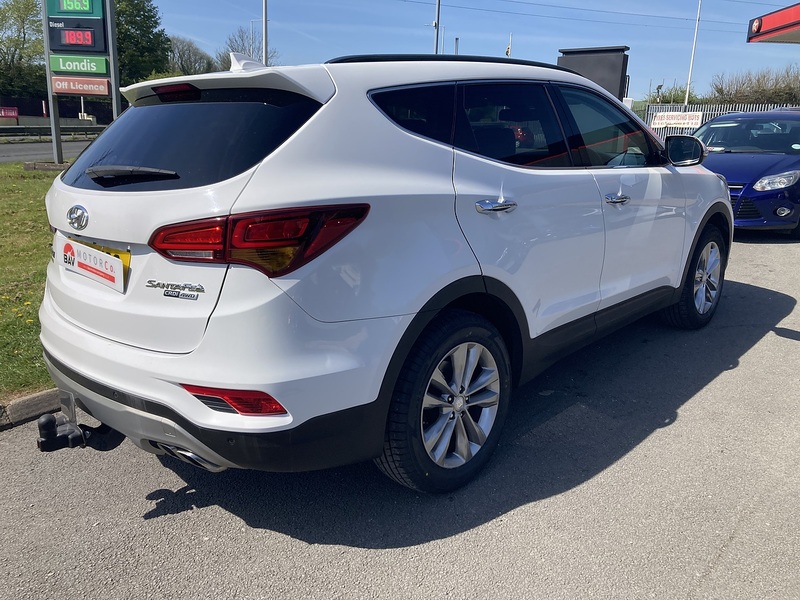 Hyundai 2.2 CRDi Blue Drive Premium SUV 5dr Diesel Manual 4WD Euro 6 (s/s) (200 ps)