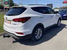 Hyundai 2.2 CRDi Blue Drive Premium SUV 5dr Diesel Manual 4WD Euro 6 (s/s) (200 ps)