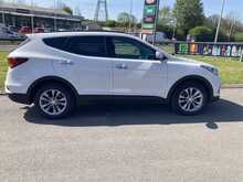 Hyundai 2.2 CRDi Blue Drive Premium SUV 5dr Diesel Manual 4WD Euro 6 (s/s) (200 ps)