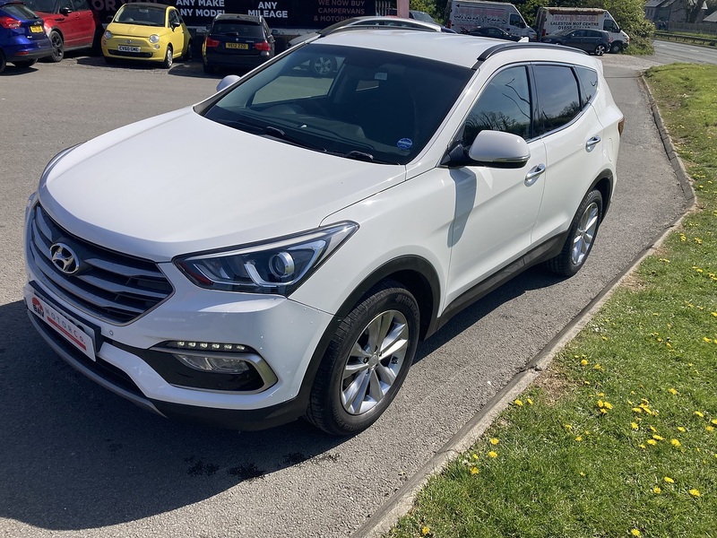 Hyundai 2.2 CRDi Blue Drive Premium SUV 5dr Diesel Manual 4WD Euro 6 (s/s) (200 ps)
