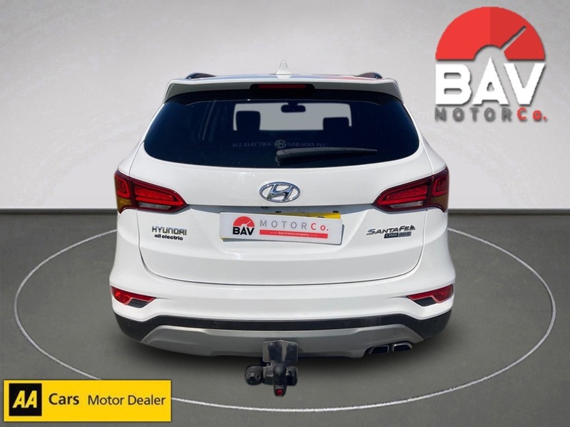 Hyundai 2.2 CRDi Blue Drive Premium SUV 5dr Diesel Manual 4WD Euro 6 (s/s) (200 ps)