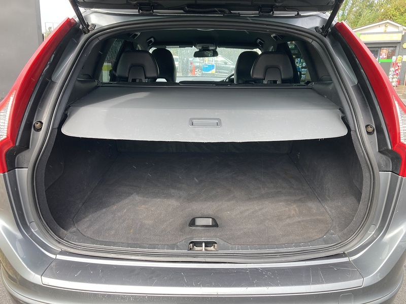 Volvo 2.0 D4 R-Design Nav SUV 5dr Diesel Manual Euro 6 (s/s) (190 ps)