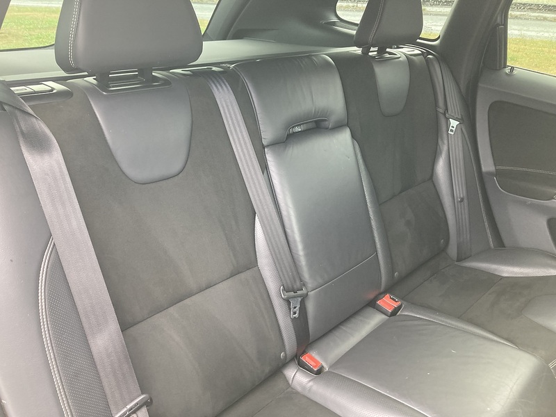Volvo 2.0 D4 R-Design Nav SUV 5dr Diesel Manual Euro 6 (s/s) (190 ps)