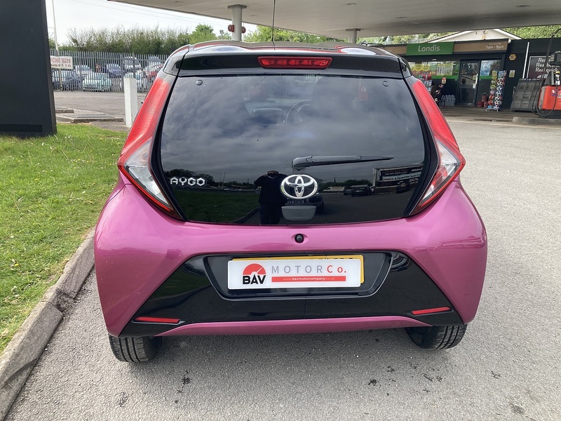 Toyota 1.0 VVT-i x-cite Hatchback 5dr Petrol Manual Euro 6 (71 ps)