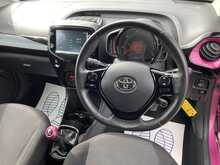 Toyota 1.0 VVT-i x-cite Hatchback 5dr Petrol Manual Euro 6 (71 ps)