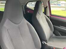 Toyota 1.0 VVT-i x-cite Hatchback 5dr Petrol Manual Euro 6 (71 ps)