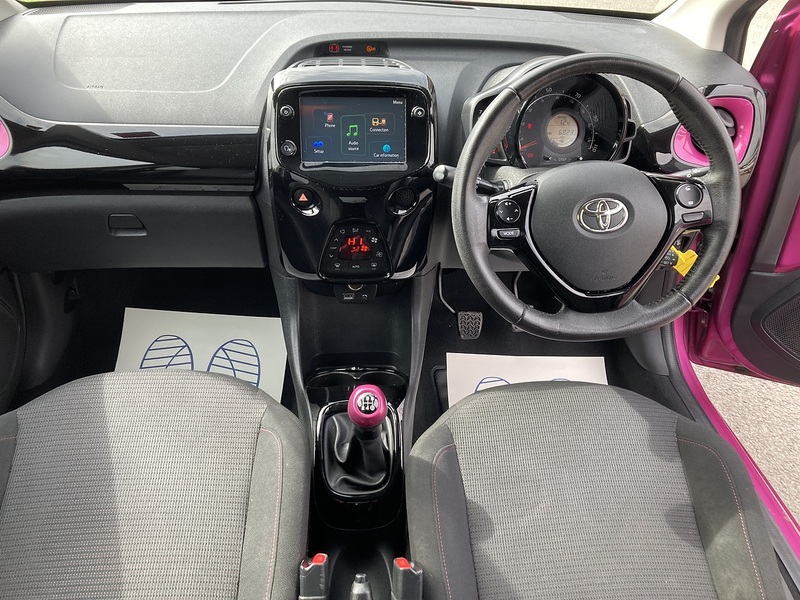 Toyota 1.0 VVT-i x-cite Hatchback 5dr Petrol Manual Euro 6 (71 ps)